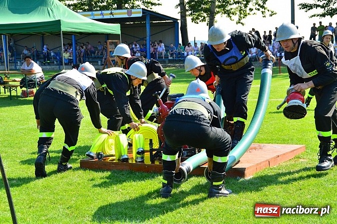 Zdjęcie w galerii na portalu naszraciborz.pl: OSP Borucin zwycięzcą zawodów wśród mężczyzn. Pietraszyn triumfuje wśród drużyn kobiecych i młodzieżówek wiadomości z regionu