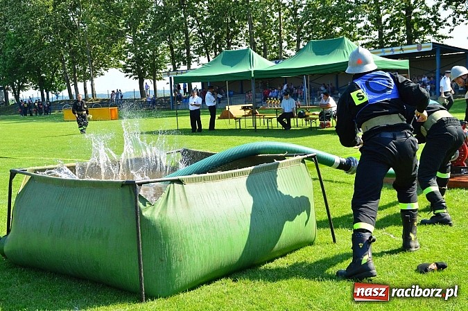 Zdjęcie w galerii na portalu naszraciborz.pl: OSP Borucin zwycięzcą zawodów wśród mężczyzn. Pietraszyn triumfuje wśród drużyn kobiecych i młodzieżówek wiadomości z regionu