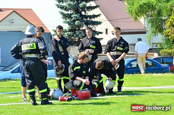 Zdjęcie w galerii na portalu naszraciborz.pl: OSP Borucin zwycięzcą zawodów wśród mężczyzn. Pietraszyn triumfuje wśród drużyn kobiecych i młodzieżówek wiadomości z regionu