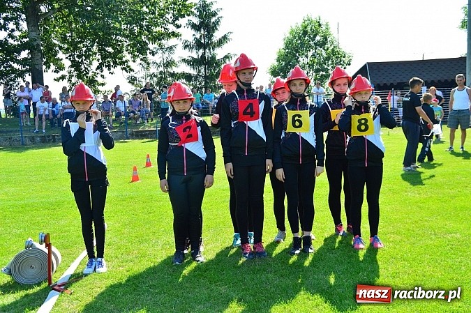 Zdjęcie w galerii na portalu naszraciborz.pl: OSP Borucin zwycięzcą zawodów wśród mężczyzn. Pietraszyn triumfuje wśród drużyn kobiecych i młodzieżówek wiadomości z regionu