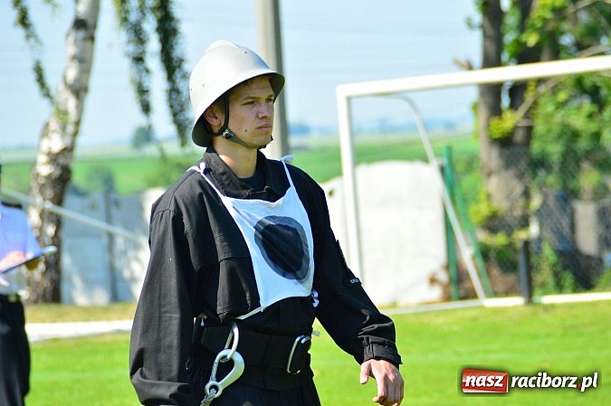 Zdjęcie w galerii na portalu naszraciborz.pl: OSP Borucin zwycięzcą zawodów wśród mężczyzn. Pietraszyn triumfuje wśród drużyn kobiecych i młodzieżówek wiadomości z regionu