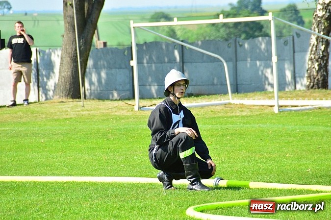 Zdjęcie w galerii na portalu naszraciborz.pl: OSP Borucin zwycięzcą zawodów wśród mężczyzn. Pietraszyn triumfuje wśród drużyn kobiecych i młodzieżówek wiadomości z regionu