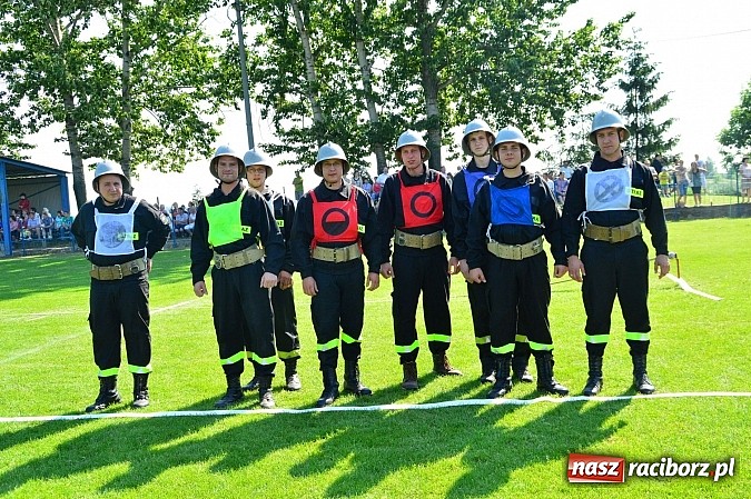 Zdjęcie w galerii na portalu naszraciborz.pl: OSP Borucin zwycięzcą zawodów wśród mężczyzn. Pietraszyn triumfuje wśród drużyn kobiecych i młodzieżówek wiadomości z regionu