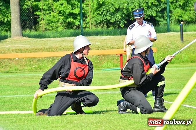 Zdjęcie w galerii na portalu naszraciborz.pl: OSP Borucin zwycięzcą zawodów wśród mężczyzn. Pietraszyn triumfuje wśród drużyn kobiecych i młodzieżówek wiadomości z regionu