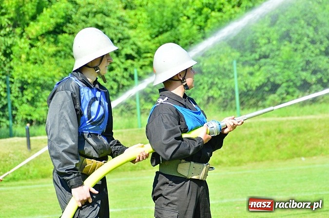 Zdjęcie w galerii na portalu naszraciborz.pl: OSP Borucin zwycięzcą zawodów wśród mężczyzn. Pietraszyn triumfuje wśród drużyn kobiecych i młodzieżówek wiadomości z regionu