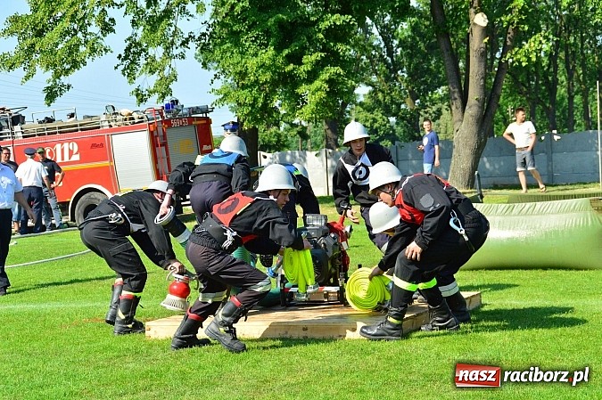 Zdjęcie w galerii na portalu naszraciborz.pl: OSP Borucin zwycięzcą zawodów wśród mężczyzn. Pietraszyn triumfuje wśród drużyn kobiecych i młodzieżówek wiadomości z regionu