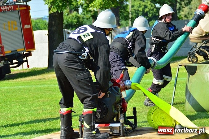 Zdjęcie w galerii na portalu naszraciborz.pl: OSP Borucin zwycięzcą zawodów wśród mężczyzn. Pietraszyn triumfuje wśród drużyn kobiecych i młodzieżówek wiadomości z regionu
