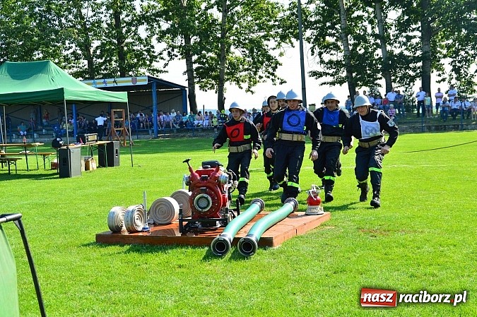Zdjęcie w galerii na portalu naszraciborz.pl: OSP Borucin zwycięzcą zawodów wśród mężczyzn. Pietraszyn triumfuje wśród drużyn kobiecych i młodzieżówek wiadomości z regionu