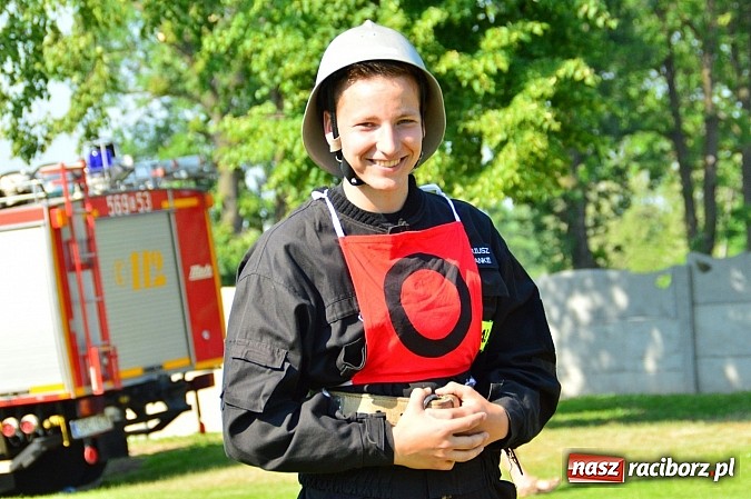 Zdjęcie w galerii na portalu naszraciborz.pl: OSP Borucin zwycięzcą zawodów wśród mężczyzn. Pietraszyn triumfuje wśród drużyn kobiecych i młodzieżówek wiadomości z regionu