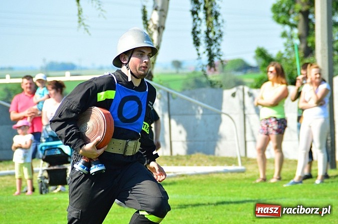 Zdjęcie w galerii na portalu naszraciborz.pl: OSP Borucin zwycięzcą zawodów wśród mężczyzn. Pietraszyn triumfuje wśród drużyn kobiecych i młodzieżówek wiadomości z regionu