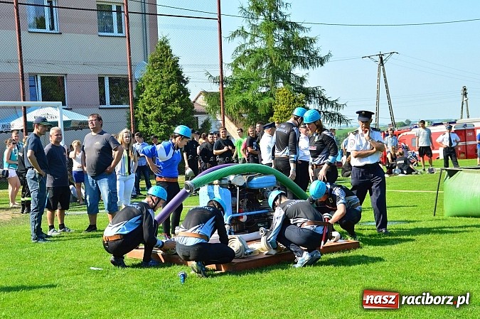 Zdjęcie w galerii na portalu naszraciborz.pl: OSP Borucin zwycięzcą zawodów wśród mężczyzn. Pietraszyn triumfuje wśród drużyn kobiecych i młodzieżówek wiadomości z regionu