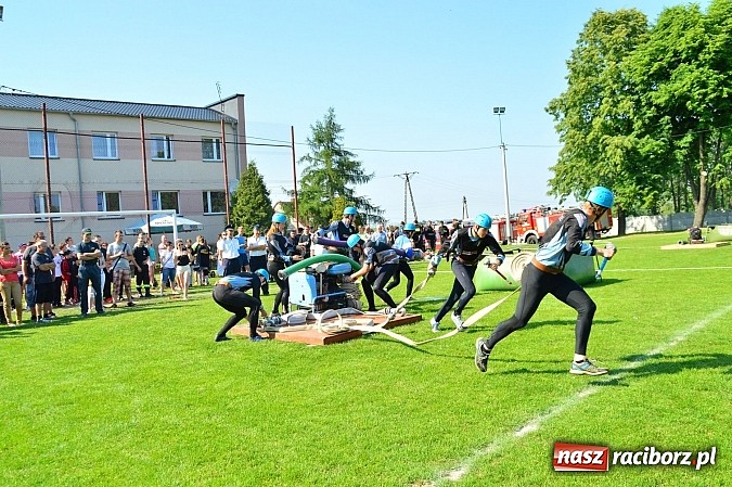 Zdjęcie w galerii na portalu naszraciborz.pl: OSP Borucin zwycięzcą zawodów wśród mężczyzn. Pietraszyn triumfuje wśród drużyn kobiecych i młodzieżówek wiadomości z regionu