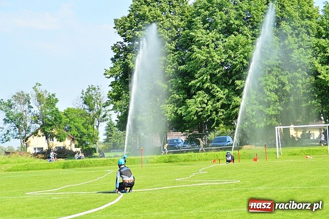 Zdjęcie w galerii na portalu naszraciborz.pl: OSP Borucin zwycięzcą zawodów wśród mężczyzn. Pietraszyn triumfuje wśród drużyn kobiecych i młodzieżówek wiadomości z regionu