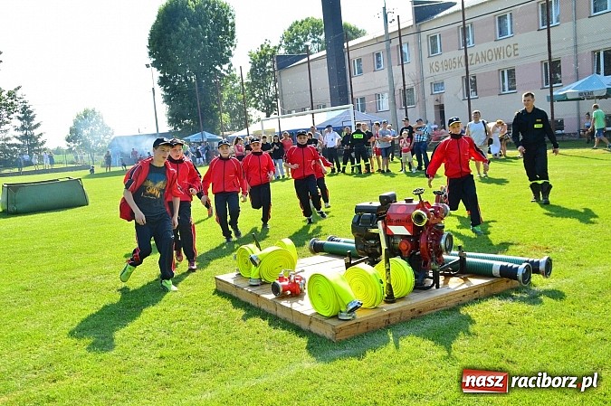 Zdjęcie w galerii na portalu naszraciborz.pl: OSP Borucin zwycięzcą zawodów wśród mężczyzn. Pietraszyn triumfuje wśród drużyn kobiecych i młodzieżówek wiadomości z regionu