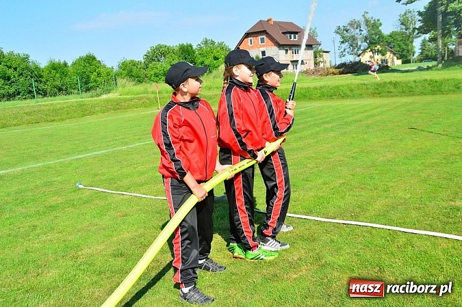 Zdjęcie w galerii na portalu naszraciborz.pl: OSP Borucin zwycięzcą zawodów wśród mężczyzn. Pietraszyn triumfuje wśród drużyn kobiecych i młodzieżówek wiadomości z regionu
