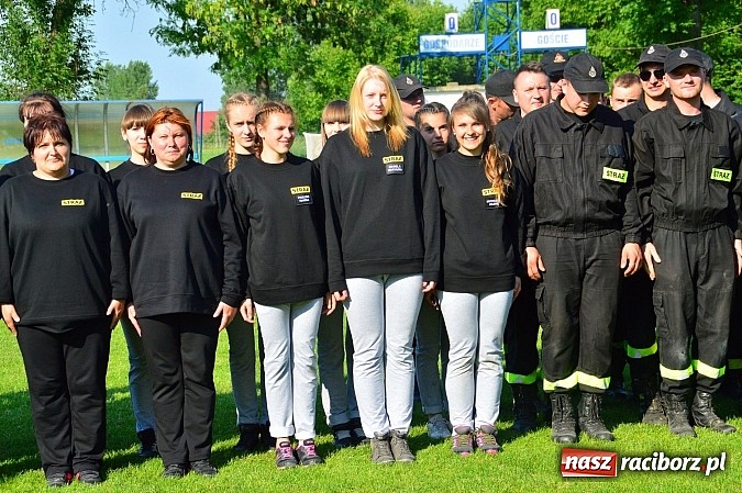 Zdjęcie w galerii na portalu naszraciborz.pl: OSP Borucin zwycięzcą zawodów wśród mężczyzn. Pietraszyn triumfuje wśród drużyn kobiecych i młodzieżówek wiadomości z regionu