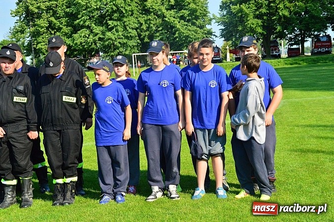 Zdjęcie w galerii na portalu naszraciborz.pl: OSP Borucin zwycięzcą zawodów wśród mężczyzn. Pietraszyn triumfuje wśród drużyn kobiecych i młodzieżówek wiadomości z regionu