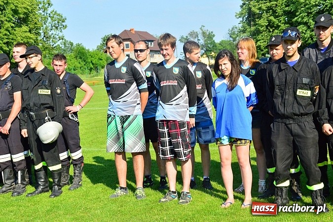 Zdjęcie w galerii na portalu naszraciborz.pl: OSP Borucin zwycięzcą zawodów wśród mężczyzn. Pietraszyn triumfuje wśród drużyn kobiecych i młodzieżówek wiadomości z regionu