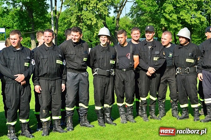 Zdjęcie w galerii na portalu naszraciborz.pl: OSP Borucin zwycięzcą zawodów wśród mężczyzn. Pietraszyn triumfuje wśród drużyn kobiecych i młodzieżówek wiadomości z regionu