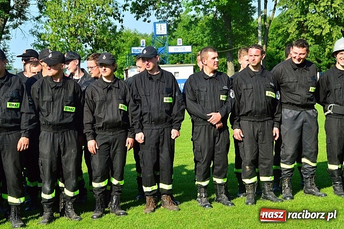 Zdjęcie w galerii na portalu naszraciborz.pl: OSP Borucin zwycięzcą zawodów wśród mężczyzn. Pietraszyn triumfuje wśród drużyn kobiecych i młodzieżówek wiadomości z regionu