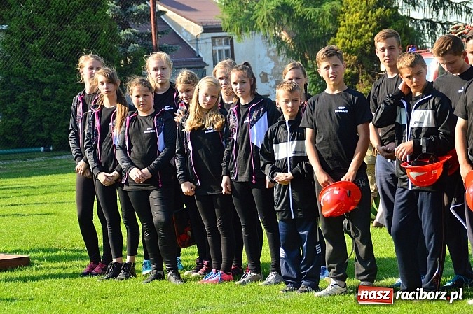 Zdjęcie w galerii na portalu naszraciborz.pl: OSP Borucin zwycięzcą zawodów wśród mężczyzn. Pietraszyn triumfuje wśród drużyn kobiecych i młodzieżówek wiadomości z regionu