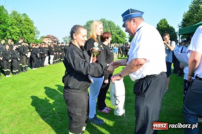 Zdjęcie w galerii na portalu naszraciborz.pl: OSP Borucin zwycięzcą zawodów wśród mężczyzn. Pietraszyn triumfuje wśród drużyn kobiecych i młodzieżówek wiadomości z regionu