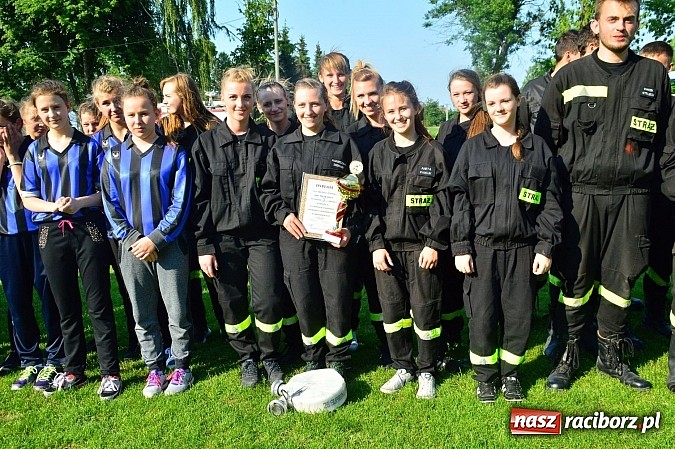 Zdjęcie w galerii na portalu naszraciborz.pl: OSP Borucin zwycięzcą zawodów wśród mężczyzn. Pietraszyn triumfuje wśród drużyn kobiecych i młodzieżówek wiadomości z regionu
