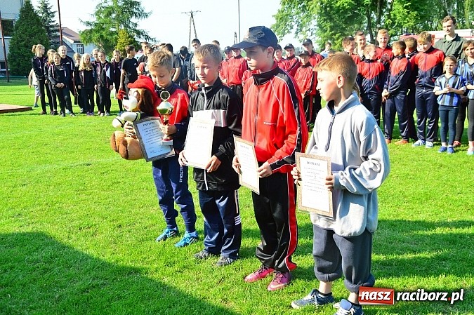 Zdjęcie w galerii na portalu naszraciborz.pl: OSP Borucin zwycięzcą zawodów wśród mężczyzn. Pietraszyn triumfuje wśród drużyn kobiecych i młodzieżówek wiadomości z regionu