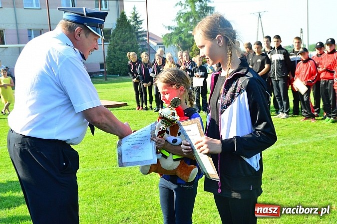 Zdjęcie w galerii na portalu naszraciborz.pl: OSP Borucin zwycięzcą zawodów wśród mężczyzn. Pietraszyn triumfuje wśród drużyn kobiecych i młodzieżówek wiadomości z regionu