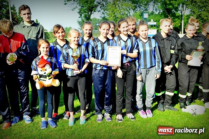 Zdjęcie w galerii na portalu naszraciborz.pl: OSP Borucin zwycięzcą zawodów wśród mężczyzn. Pietraszyn triumfuje wśród drużyn kobiecych i młodzieżówek wiadomości z regionu