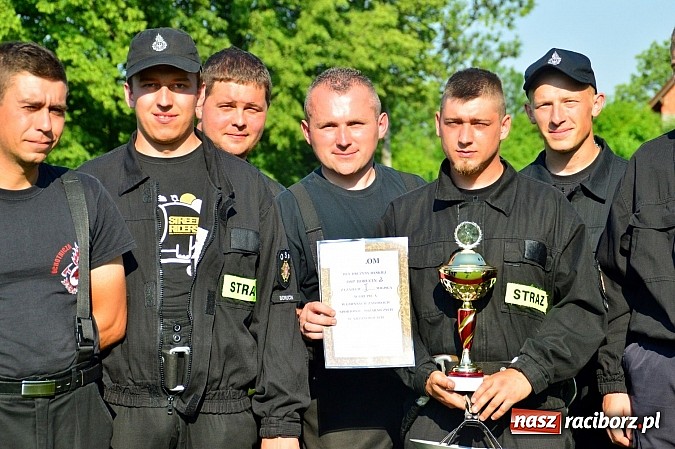 Zdjęcie w galerii na portalu naszraciborz.pl: OSP Borucin zwycięzcą zawodów wśród mężczyzn. Pietraszyn triumfuje wśród drużyn kobiecych i młodzieżówek wiadomości z regionu