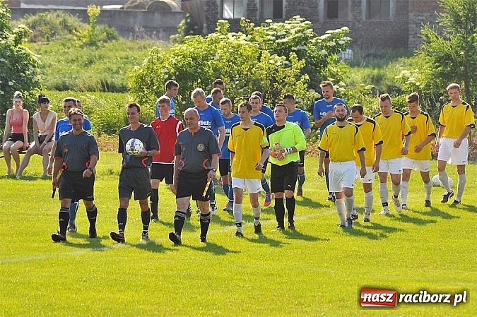 Zdjęcie w galerii na portalu naszraciborz.pl: Emocje do ostatnich minut. Trzy punkty zostały w Pawłowie wiadomości z regionu