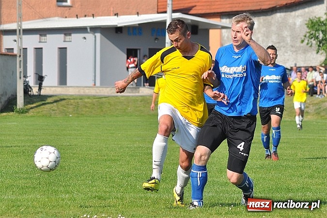 Zdjęcie w galerii na portalu naszraciborz.pl: Emocje do ostatnich minut. Trzy punkty zostały w Pawłowie wiadomości z regionu