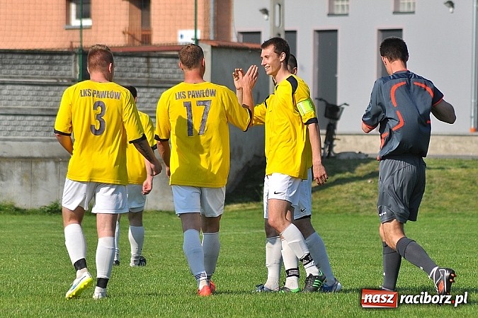 Zdjęcie w galerii na portalu naszraciborz.pl: Emocje do ostatnich minut. Trzy punkty zostały w Pawłowie wiadomości z regionu