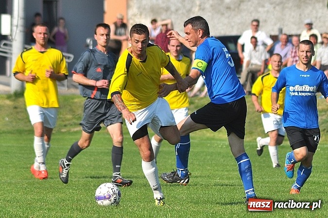 Zdjęcie w galerii na portalu naszraciborz.pl: Emocje do ostatnich minut. Trzy punkty zostały w Pawłowie wiadomości z regionu