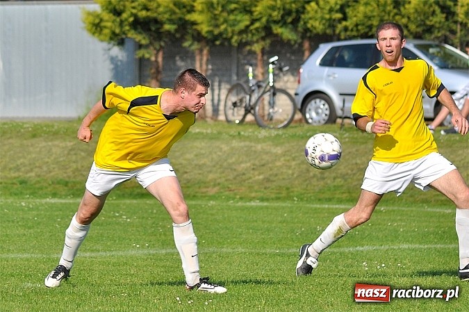 Zdjęcie w galerii na portalu naszraciborz.pl: Emocje do ostatnich minut. Trzy punkty zostały w Pawłowie wiadomości z regionu