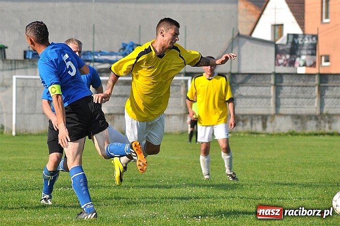 Zdjęcie w galerii na portalu naszraciborz.pl: Emocje do ostatnich minut. Trzy punkty zostały w Pawłowie wiadomości z regionu