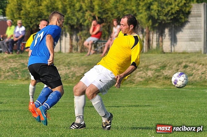 Zdjęcie w galerii na portalu naszraciborz.pl: Emocje do ostatnich minut. Trzy punkty zostały w Pawłowie wiadomości z regionu