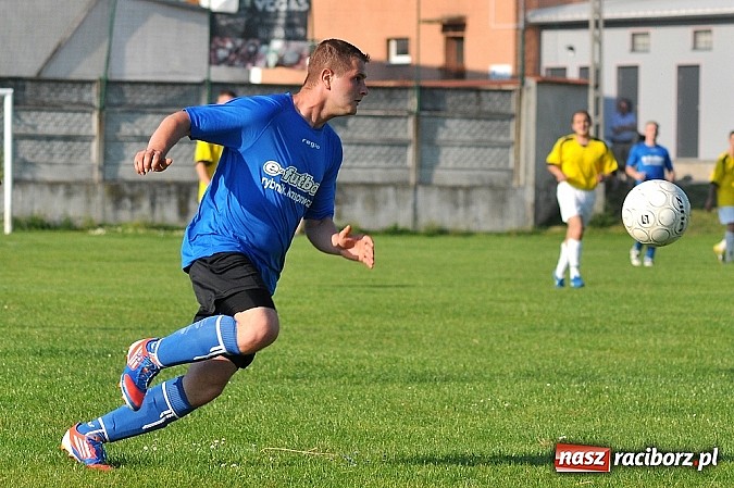 Zdjęcie w galerii na portalu naszraciborz.pl: Emocje do ostatnich minut. Trzy punkty zostały w Pawłowie wiadomości z regionu