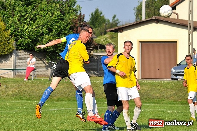 Zdjęcie w galerii na portalu naszraciborz.pl: Emocje do ostatnich minut. Trzy punkty zostały w Pawłowie wiadomości z regionu