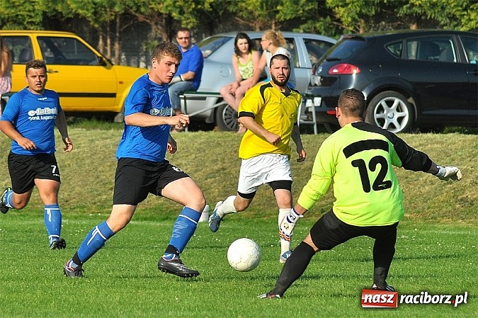 Zdjęcie w galerii na portalu naszraciborz.pl: Emocje do ostatnich minut. Trzy punkty zostały w Pawłowie wiadomości z regionu