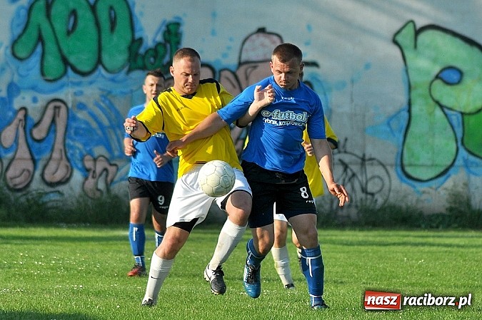 Zdjęcie w galerii na portalu naszraciborz.pl: Emocje do ostatnich minut. Trzy punkty zostały w Pawłowie wiadomości z regionu