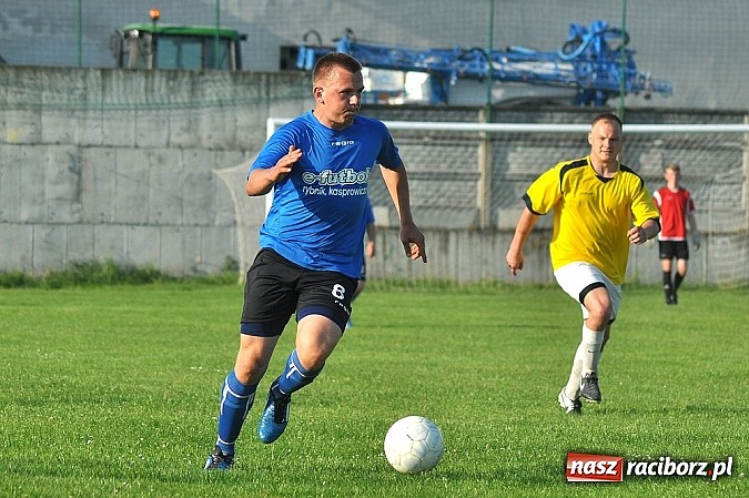 Zdjęcie w galerii na portalu naszraciborz.pl: Emocje do ostatnich minut. Trzy punkty zostały w Pawłowie wiadomości z regionu
