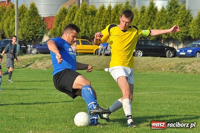 Zdjęcie w galerii na portalu naszraciborz.pl: Emocje do ostatnich minut. Trzy punkty zostały w Pawłowie wiadomości z regionu