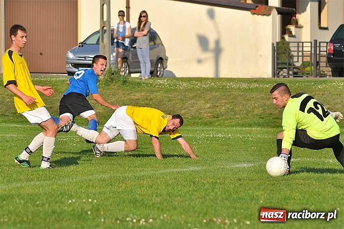 Zdjęcie w galerii na portalu naszraciborz.pl: Emocje do ostatnich minut. Trzy punkty zostały w Pawłowie wiadomości z regionu