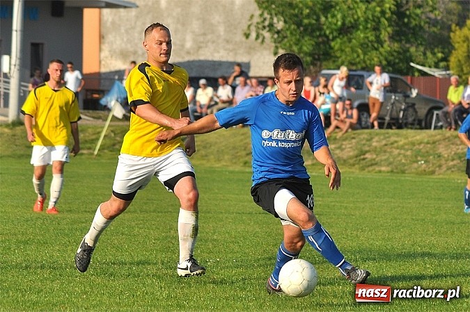 Zdjęcie w galerii na portalu naszraciborz.pl: Emocje do ostatnich minut. Trzy punkty zostały w Pawłowie wiadomości z regionu