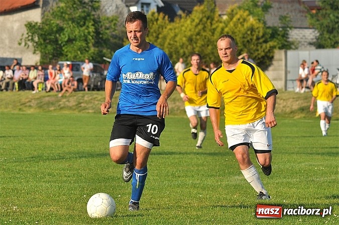 Zdjęcie w galerii na portalu naszraciborz.pl: Emocje do ostatnich minut. Trzy punkty zostały w Pawłowie wiadomości z regionu