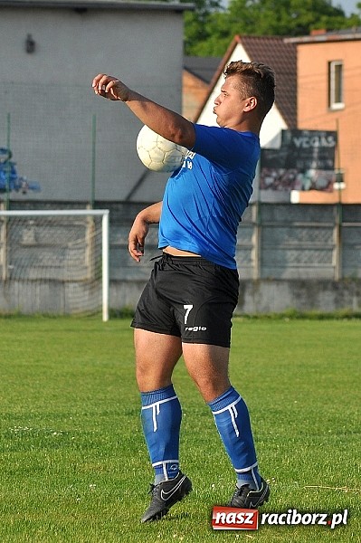 Zdjęcie w galerii na portalu naszraciborz.pl: Emocje do ostatnich minut. Trzy punkty zostały w Pawłowie wiadomości z regionu