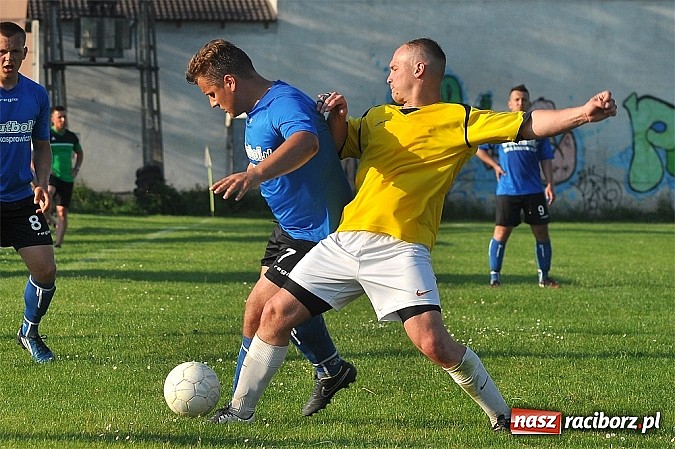 Zdjęcie w galerii na portalu naszraciborz.pl: Emocje do ostatnich minut. Trzy punkty zostały w Pawłowie wiadomości z regionu
