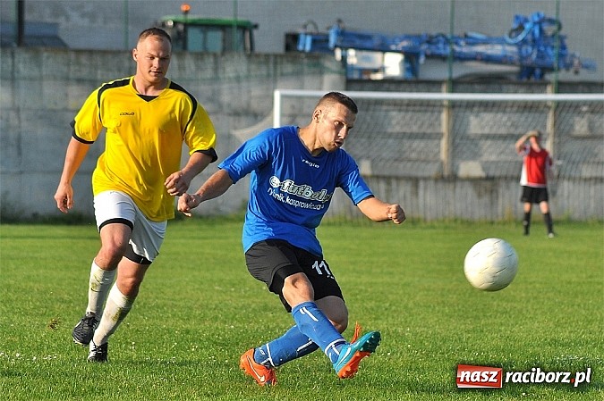 Zdjęcie w galerii na portalu naszraciborz.pl: Emocje do ostatnich minut. Trzy punkty zostały w Pawłowie wiadomości z regionu